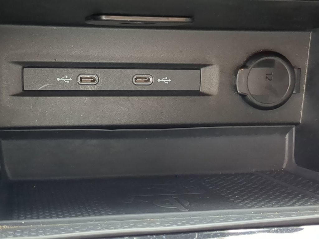 Used 2024 Volkswagen Taos SE FWD image 22
