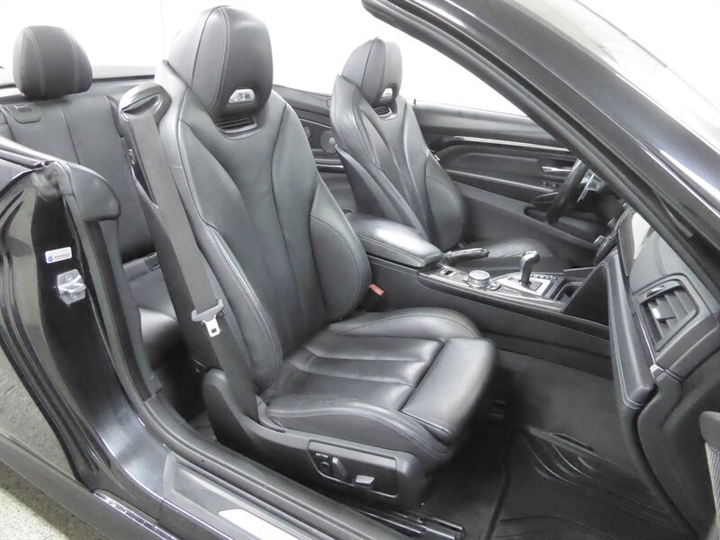 Used 2015 BMW M4 Convertible RWD image 33