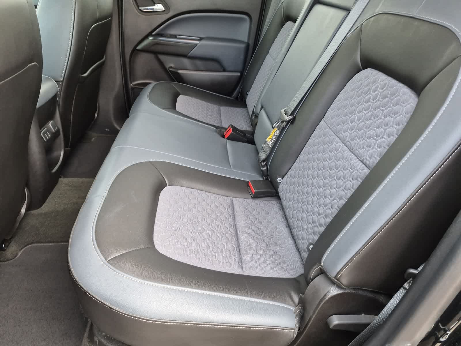 Used 2017 Chevrolet Colorado Z71 AWD/4WD image 19