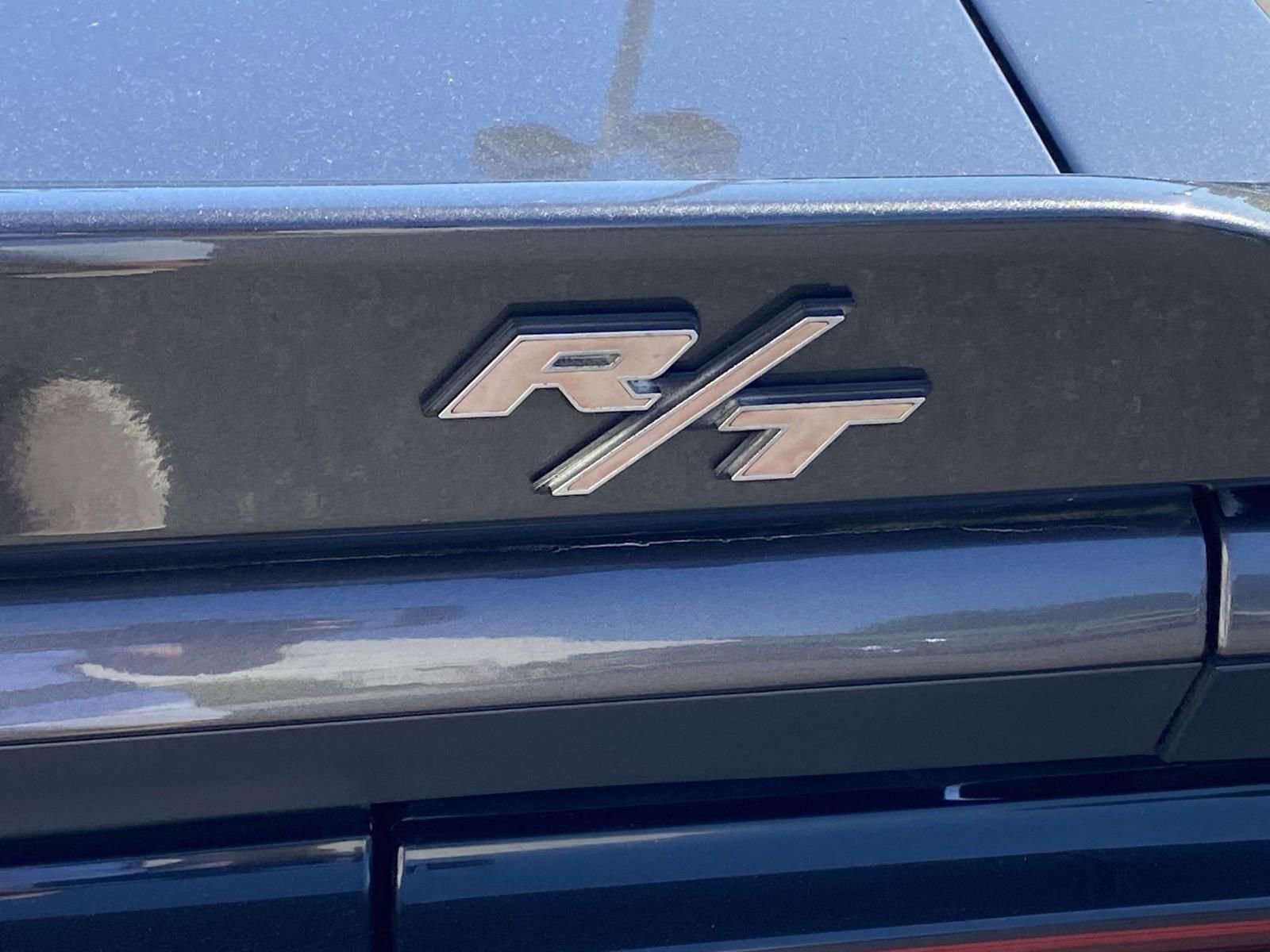 Used 2015 Dodge Challenger R/T w/ Quick Order Package 22B R/T RWD image 9