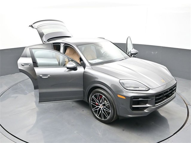 New 2026 Porsche Cayenne S image 32