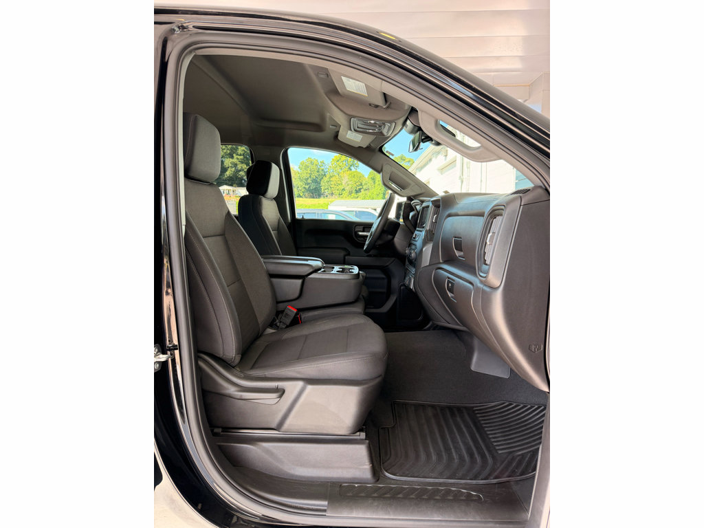 Used 2025 Chevrolet Silverado 1500 Custom Trail Boss w/ Dark Appearance Package AWD/4WD image 16