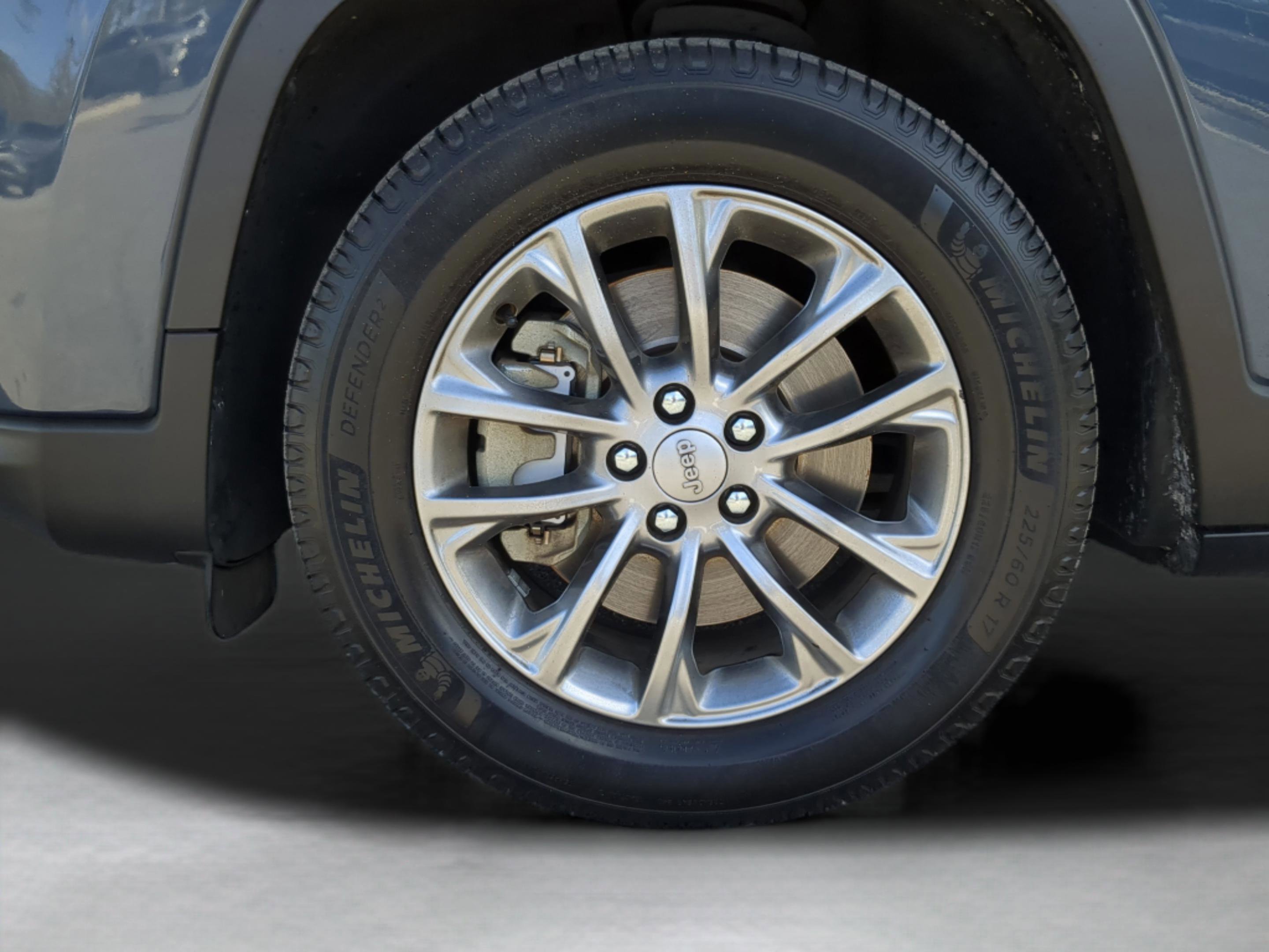 Used 2021 Jeep Cherokee Latitude Lux FWD image 29