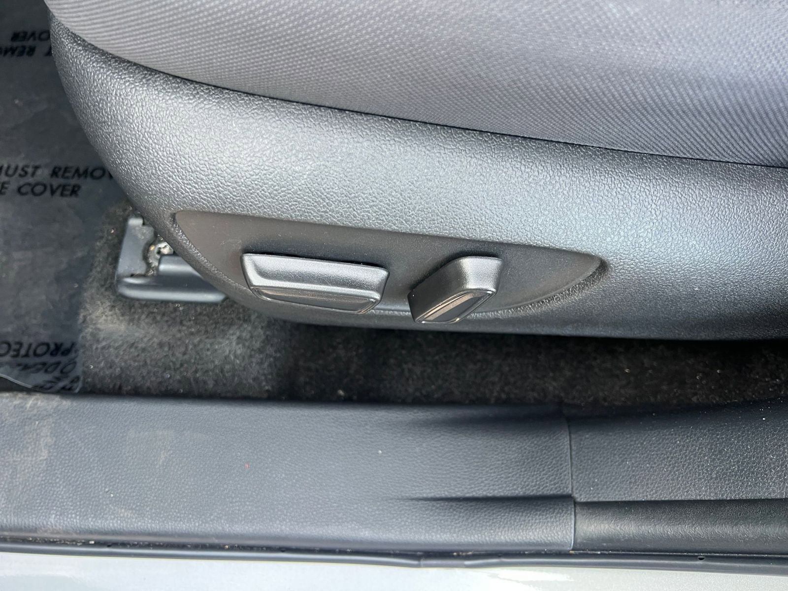 Used 2025 Toyota Highlander LE image 24