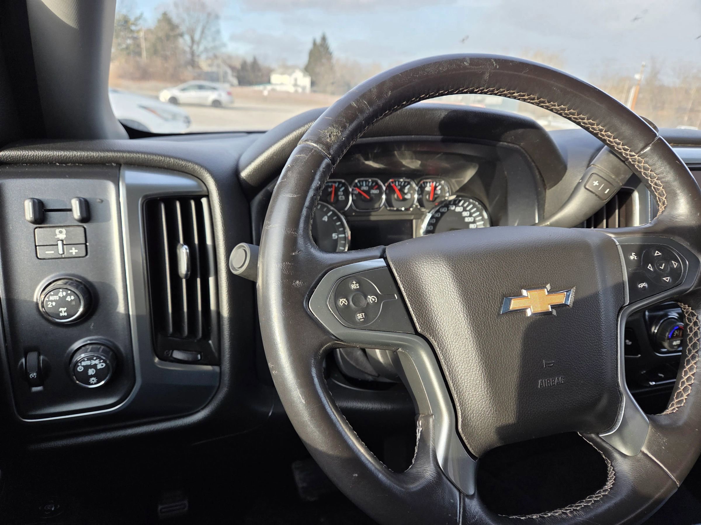 Used 2014 Chevrolet Silverado 1500 LT image 25
