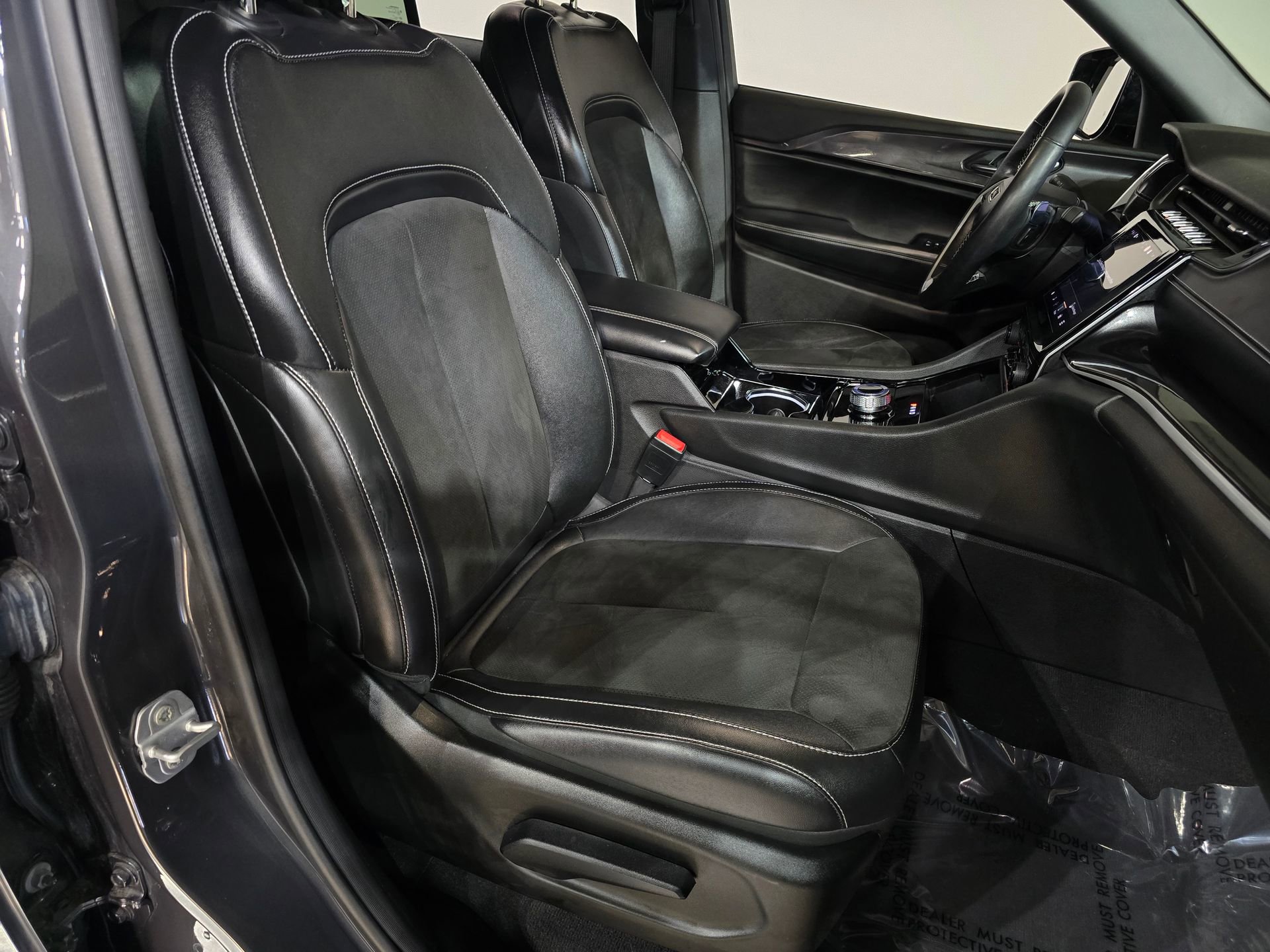 Used 2022 Jeep Grand Cherokee Altitude image 42