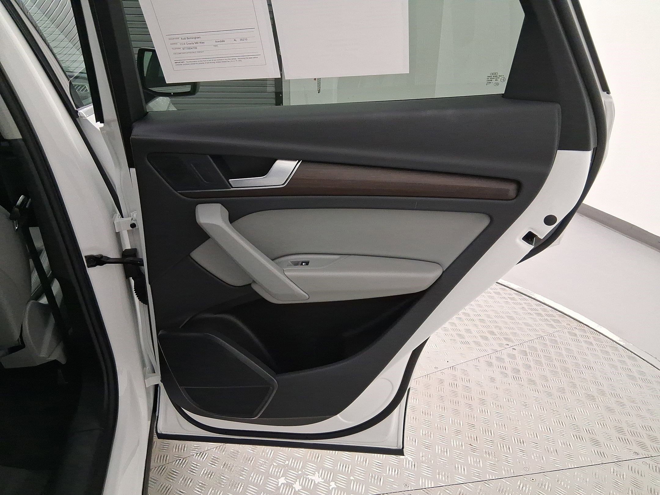 Used 2022 Audi Q5 e Premium w/ Convenience Package image 28