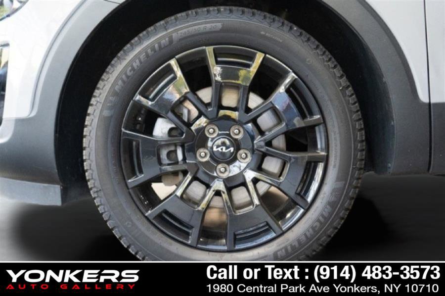 Used 2022 Kia Telluride SX w/ SX Prestige Package image 19