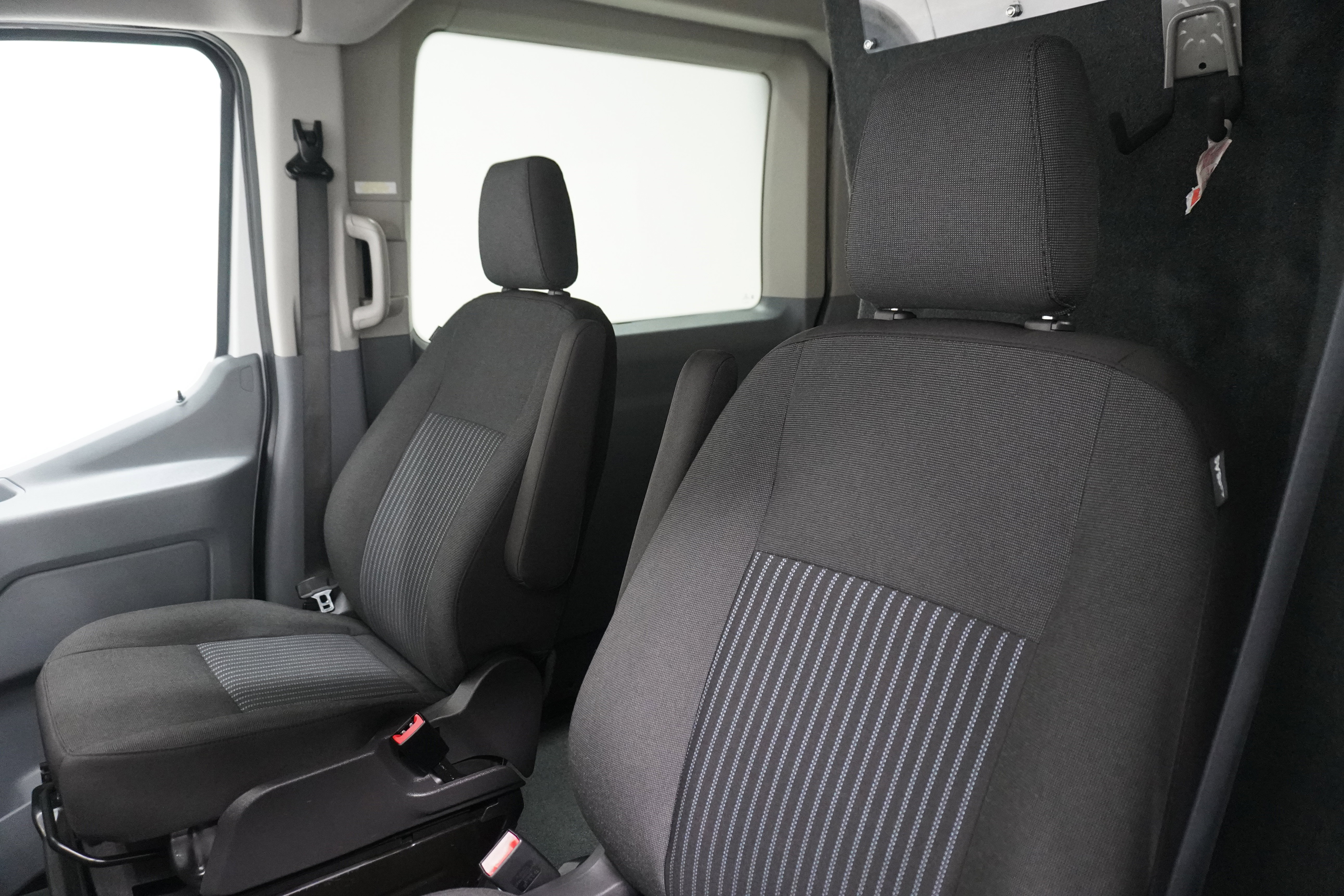 Used 2017 Ford Transit 150 XLT RWD image 8