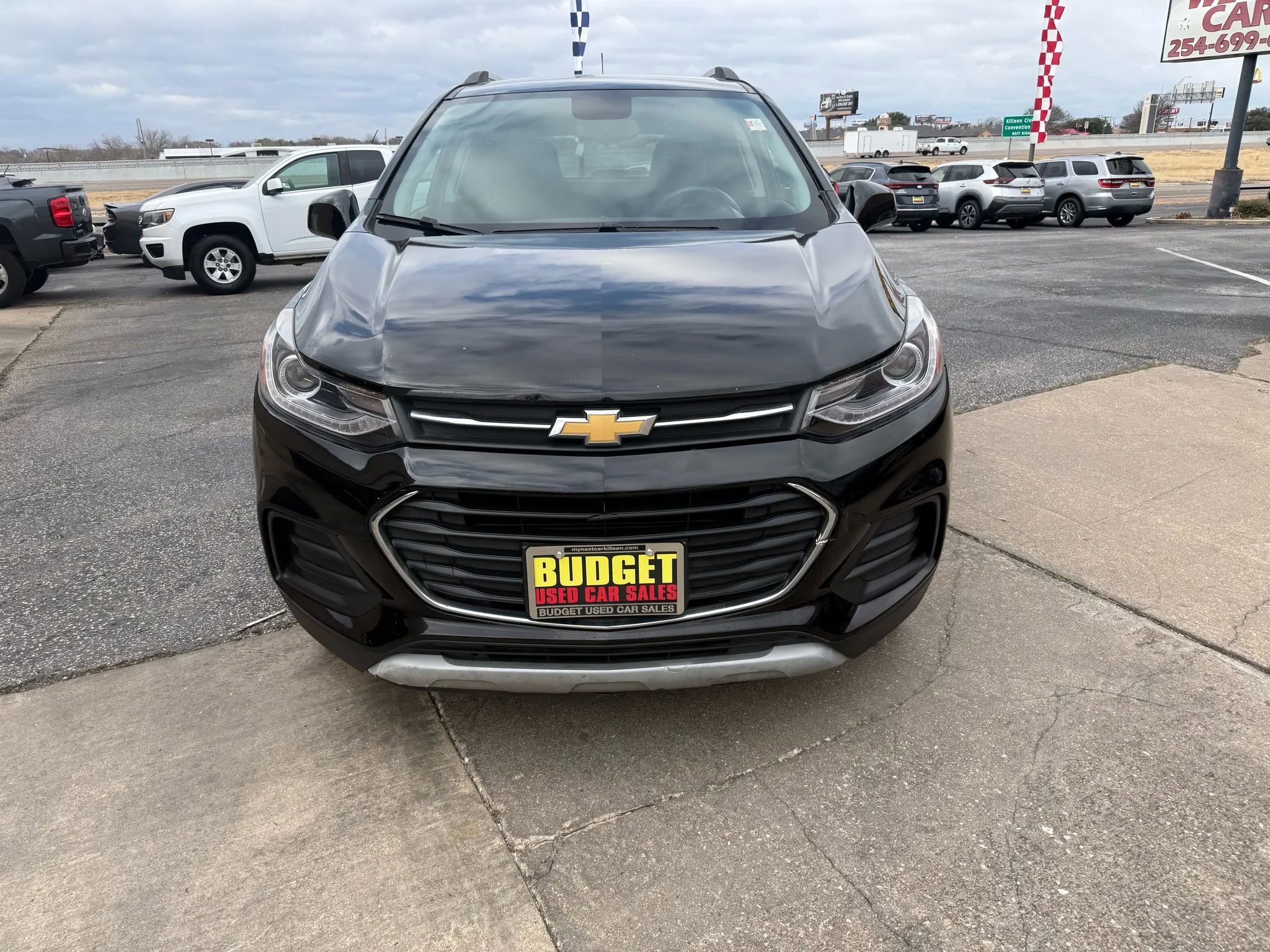 Used 2021 Chevrolet Trax LT image 2