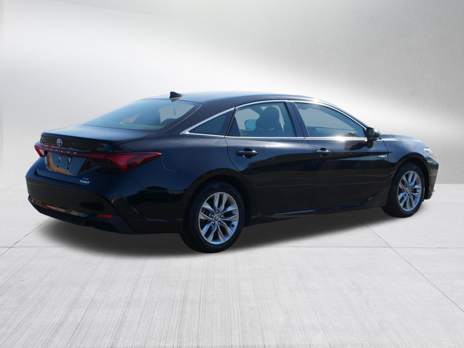 Used 2020 Toyota Avalon XLE FWD image 7