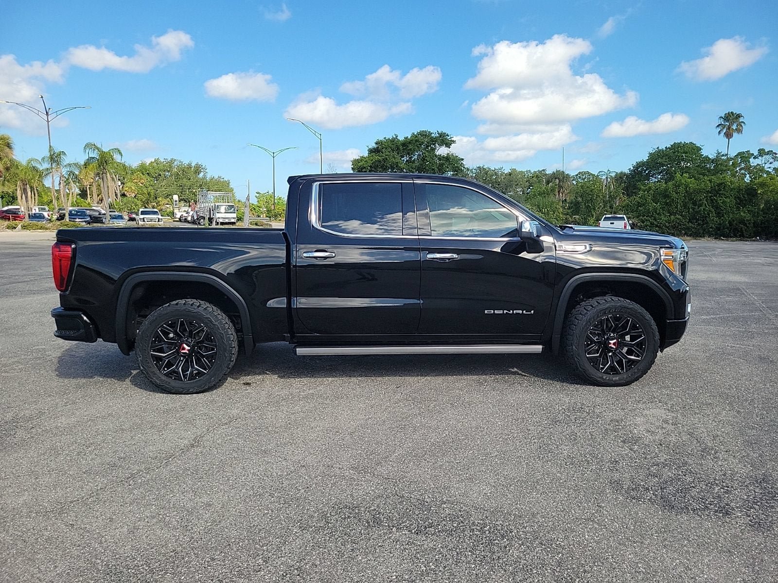 Certified 2019 GMC Sierra 1500 Denali w/ Denali Ultimate Package AWD/4WD image 4