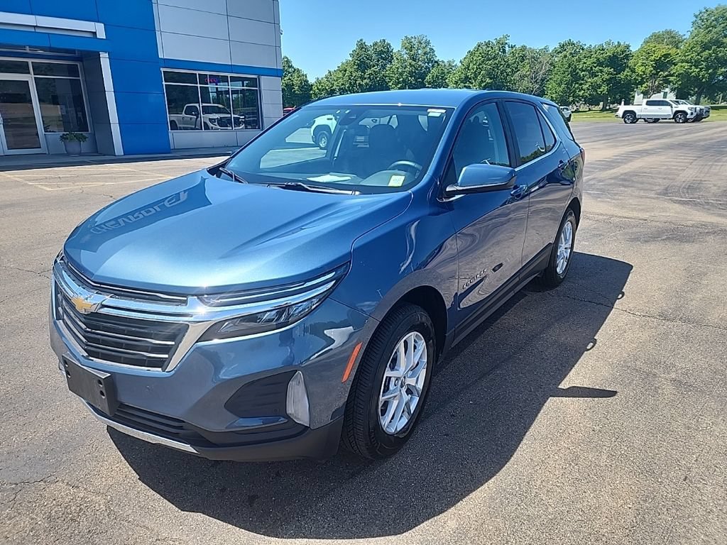 Used 2024 Chevrolet Equinox LT AWD/4WD image 3