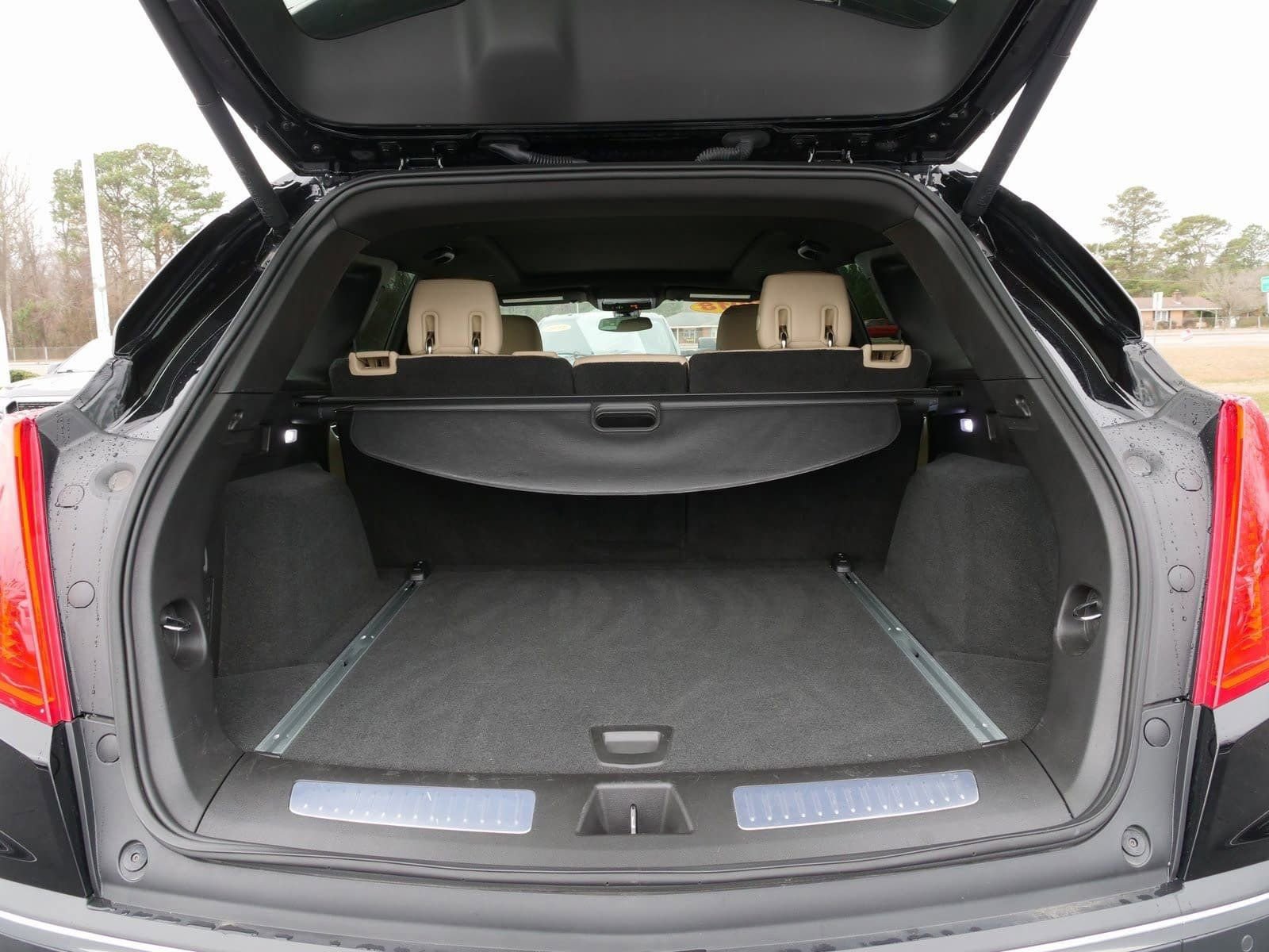 Used 2018 Cadillac XT5 Luxury w/ Driver Awareness Package image 14