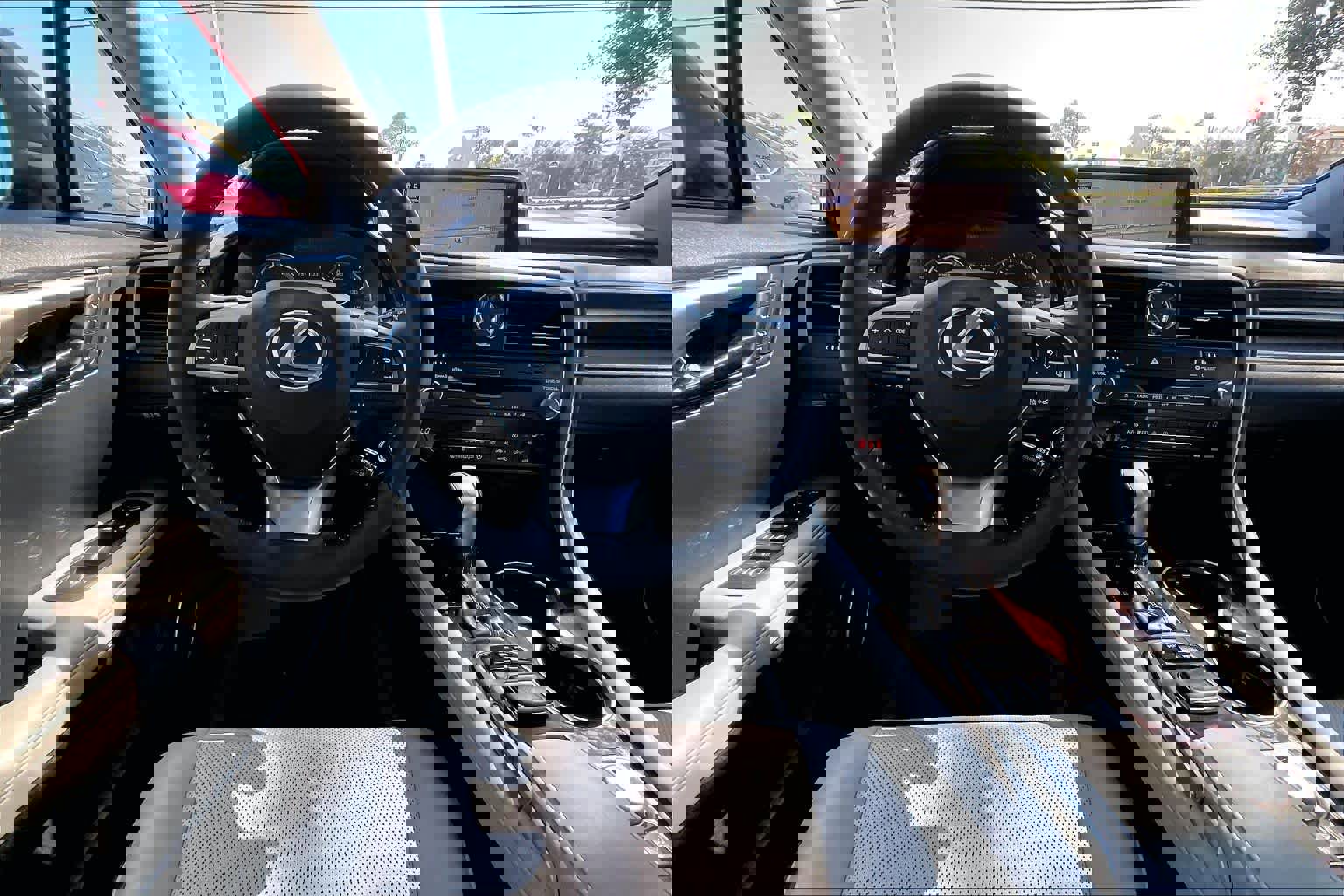 Used 2018 Lexus RX 450h AWD w/ Premium Package image 6