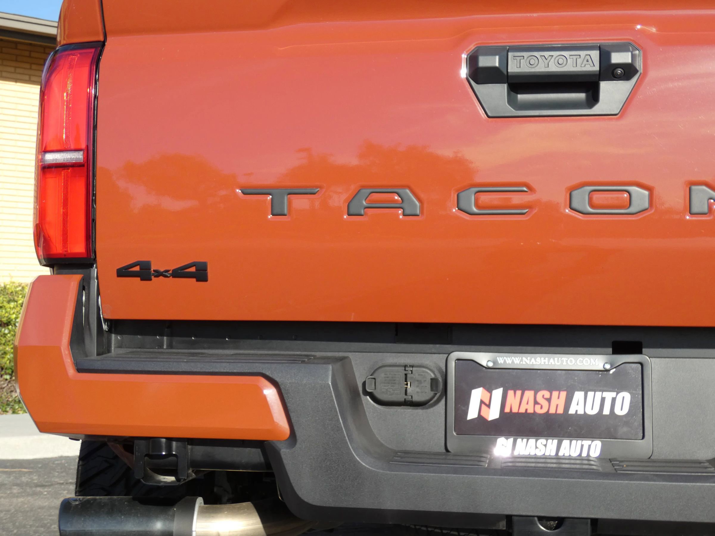 Used 2025 Toyota Tacoma TRD Off-Road image 10