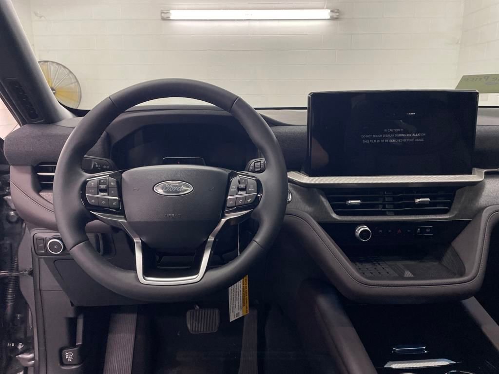 Certified 2025 Ford Explorer Platinum w/ LUX Leather Package image 7