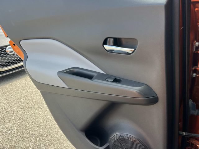 Used 2023 Nissan Kicks SR w/ SR Premium Package FWD image 18