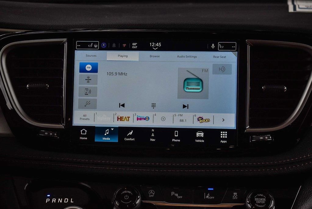 New 2026 Chrysler Pacifica Pinnacle w/ Trailer Tow Group image 13