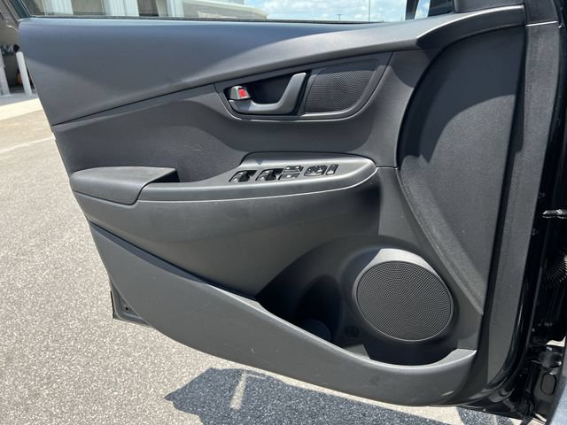 Used 2022 Hyundai Kona SE w/ Cargo Package FWD image 28