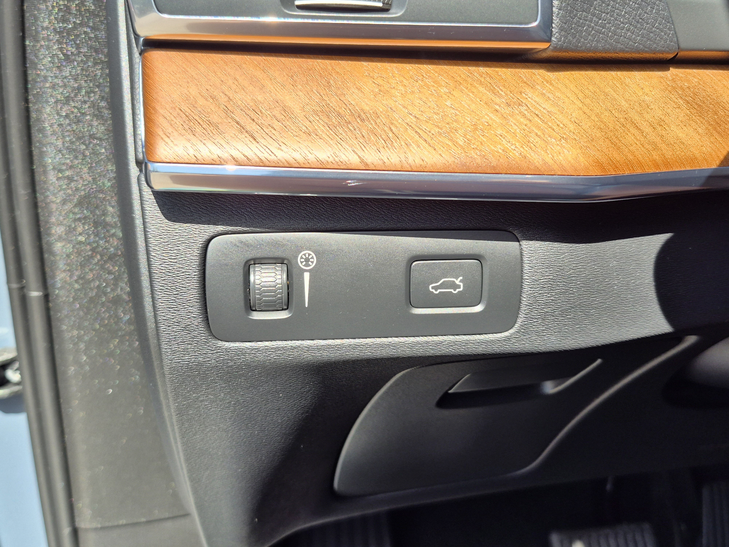 Used 2021 Volvo XC90 T6 Momentum w/ Climate Package AWD/4WD image 29