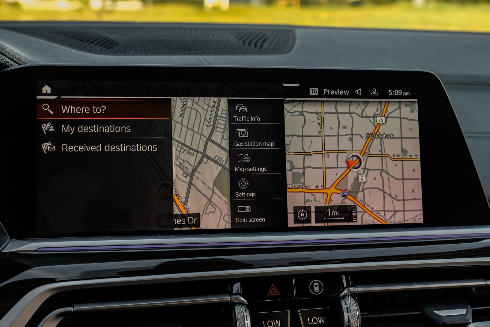 Used 2021 BMW X7 M50i w/ Executive Package image 23