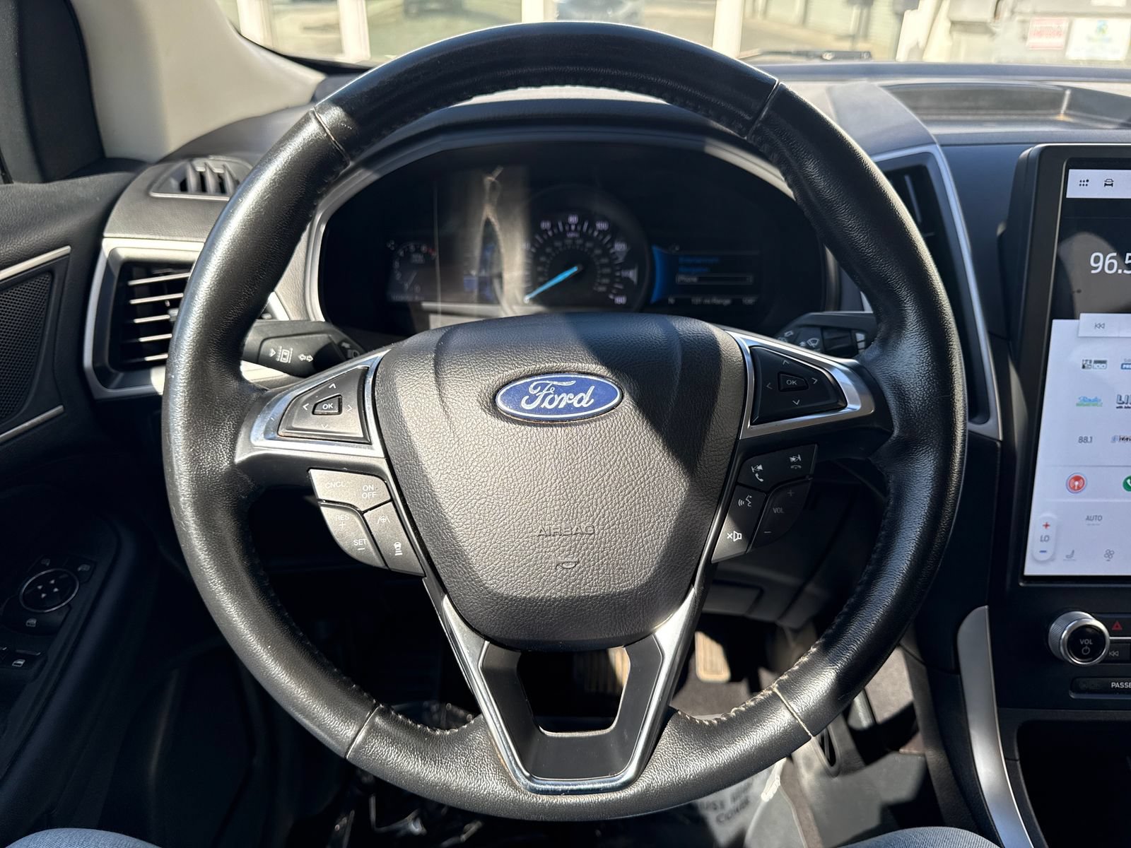 Used 2023 Ford Edge SEL AWD/4WD image 14