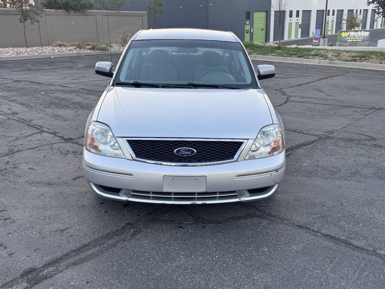 Used 2005 Ford Five Hundred SE FWD image 3