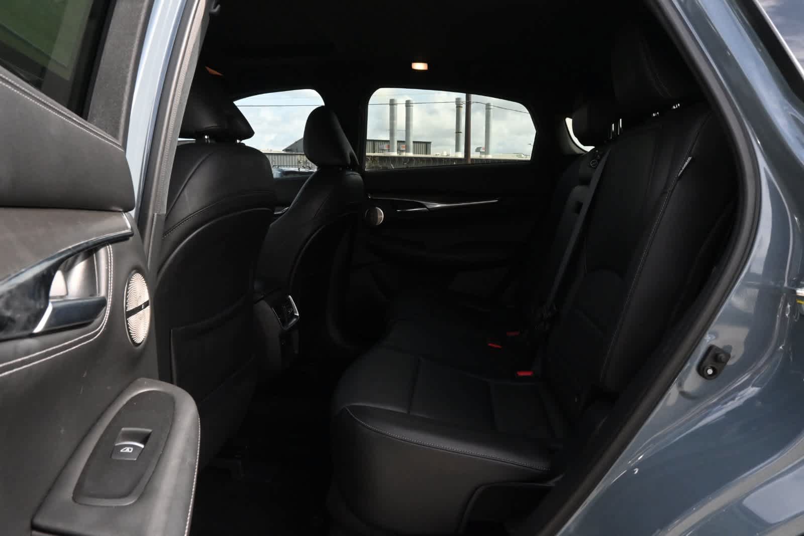 Certified 2023 INFINITI QX55 Essential AWD/4WD image 19