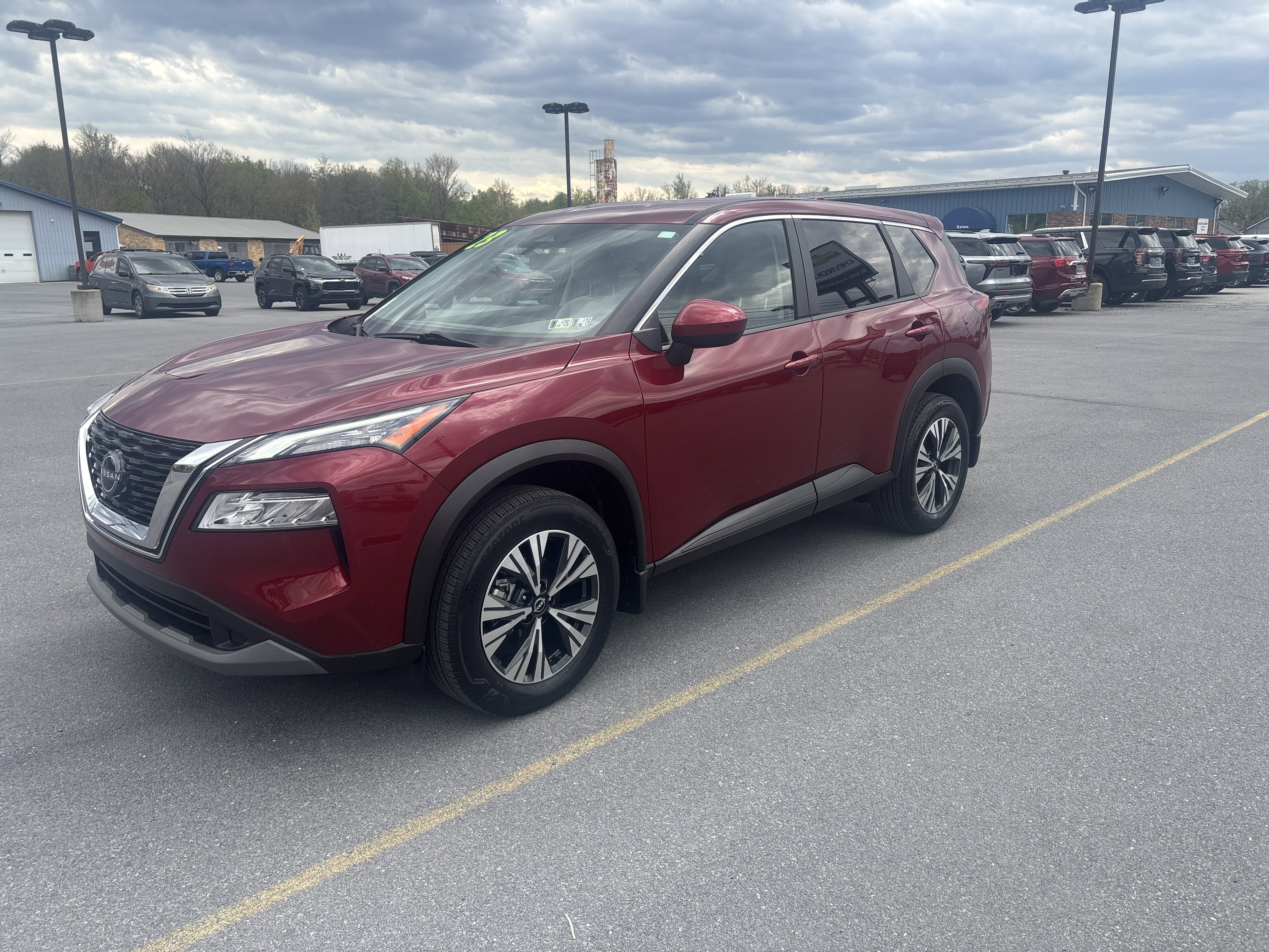 Used 2023 Nissan Rogue SV AWD/4WD image 8