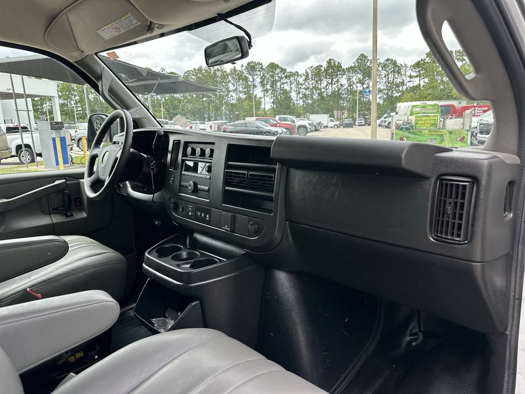 Used 2021 GMC Savana 2500 RWD image 27