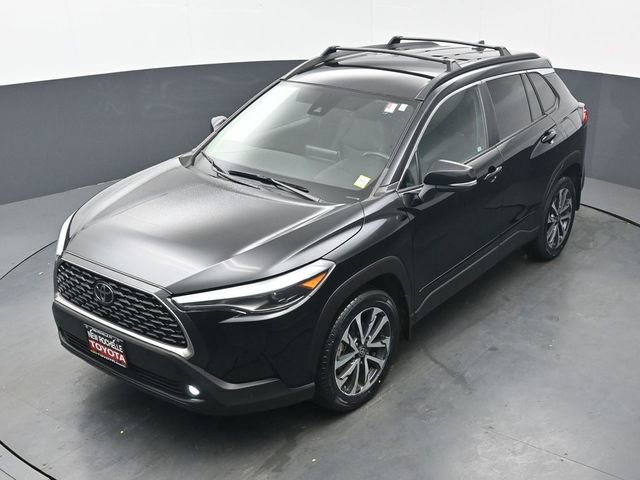 Certified 2022 Toyota Corolla Cross XLE w/ Black Badges Package (TMS) AWD/4WD image 38