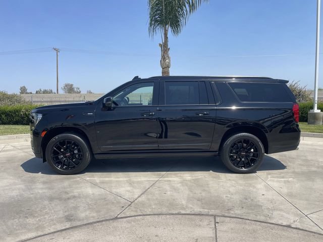 Used 2023 GMC Yukon XL Denali w/ Denali Reserve Package AWD/4WD image 5