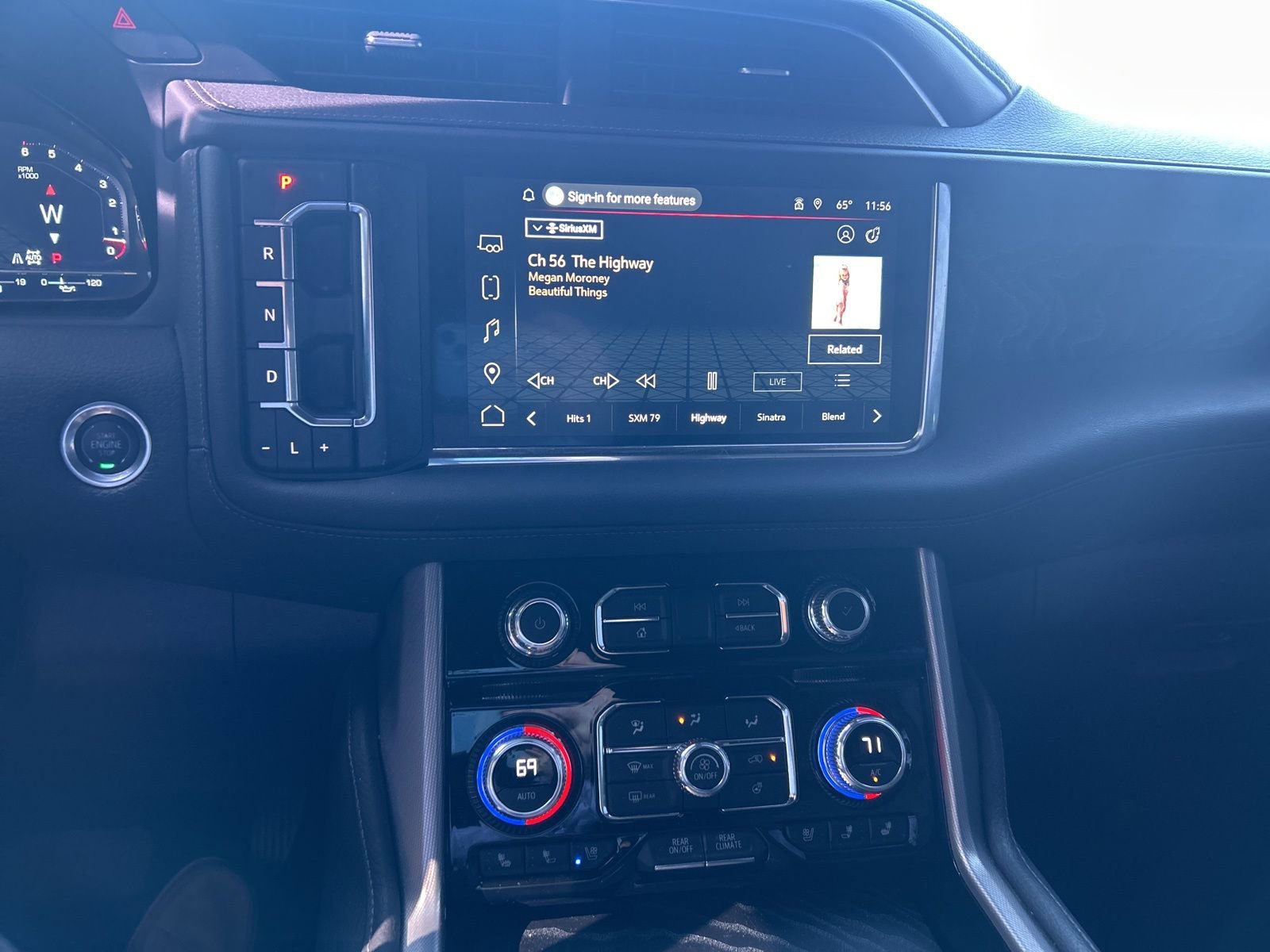 Used 2024 GMC Yukon Denali w/ Advanced Technology Package image 19