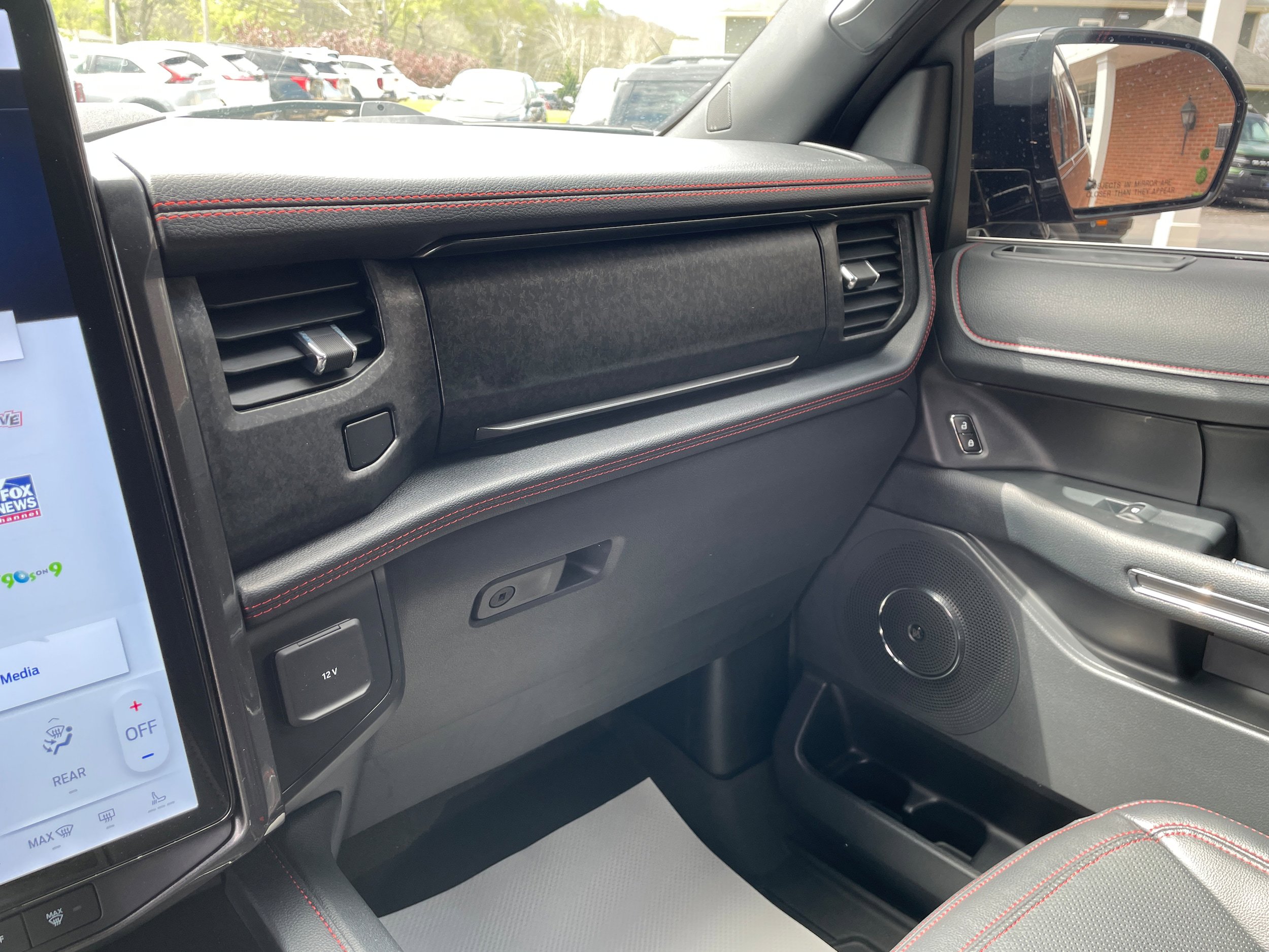 Used 2023 Ford Expedition Limited AWD/4WD image 28