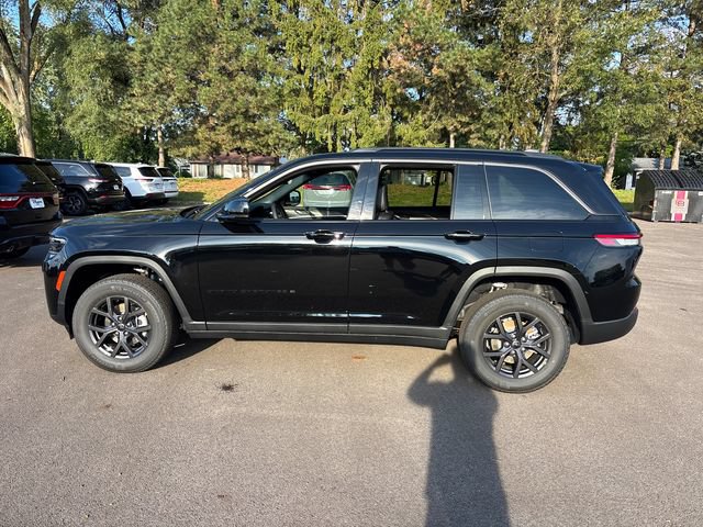 New 2027 Jeep Grand Cherokee Altitude AWD/4WD image 3