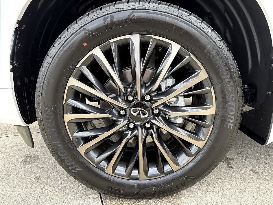 New 2026 INFINITI QX80 Autograph image 8