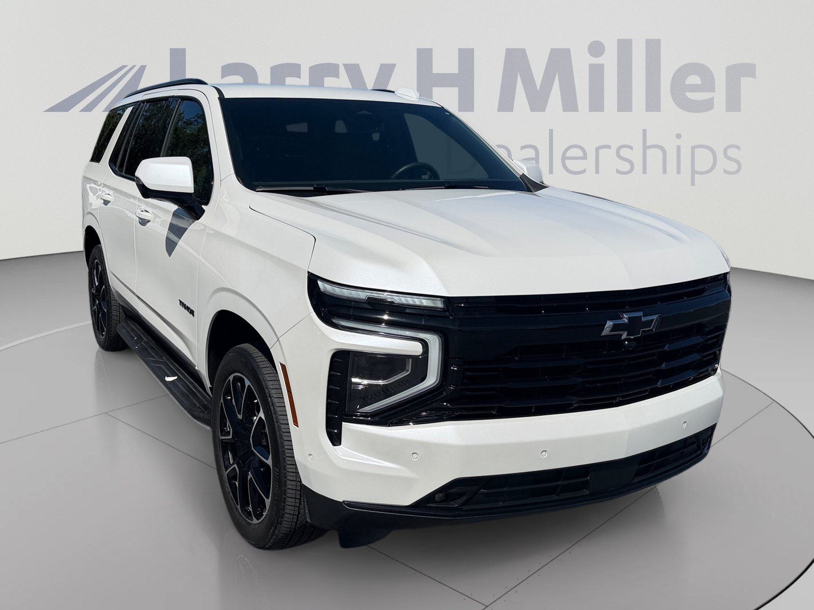 Used 2025 Chevrolet Tahoe RST w/ Comfort Package AWD/4WD image 7
