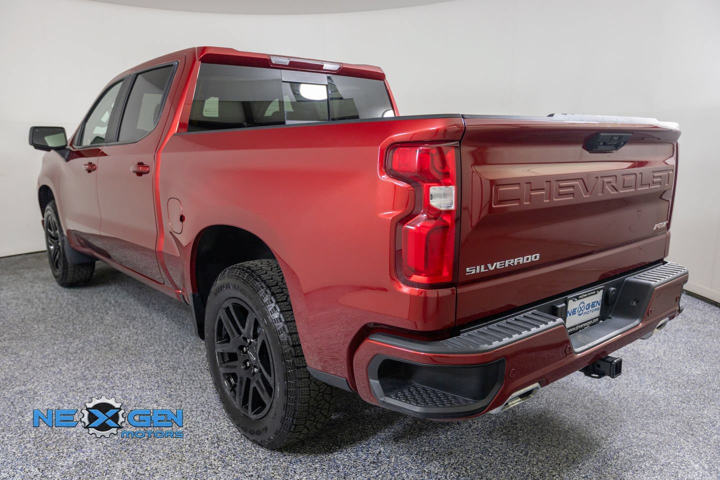 Used 2025 Chevrolet Silverado 1500 RST w/ RST All Star Premium Package AWD/4WD image 5