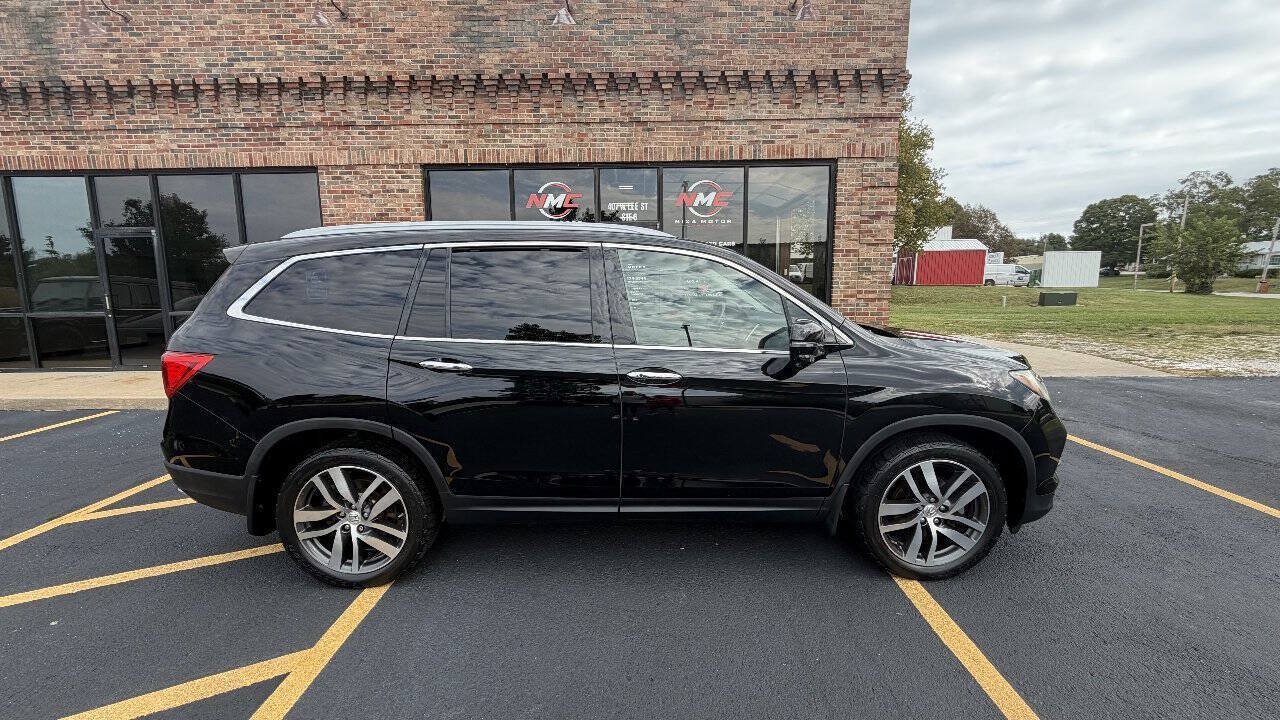 Used 2017 Honda Pilot Touring image 2