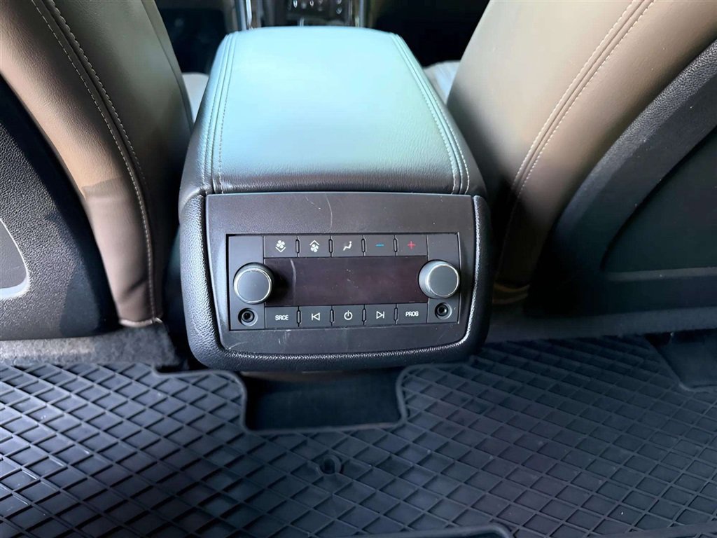 Used 2017 GMC Acadia Limited SLT AWD/4WD image 16