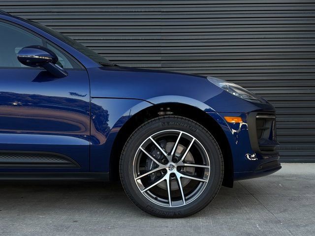 Certified 2026 Porsche Macan AWD/4WD image 11