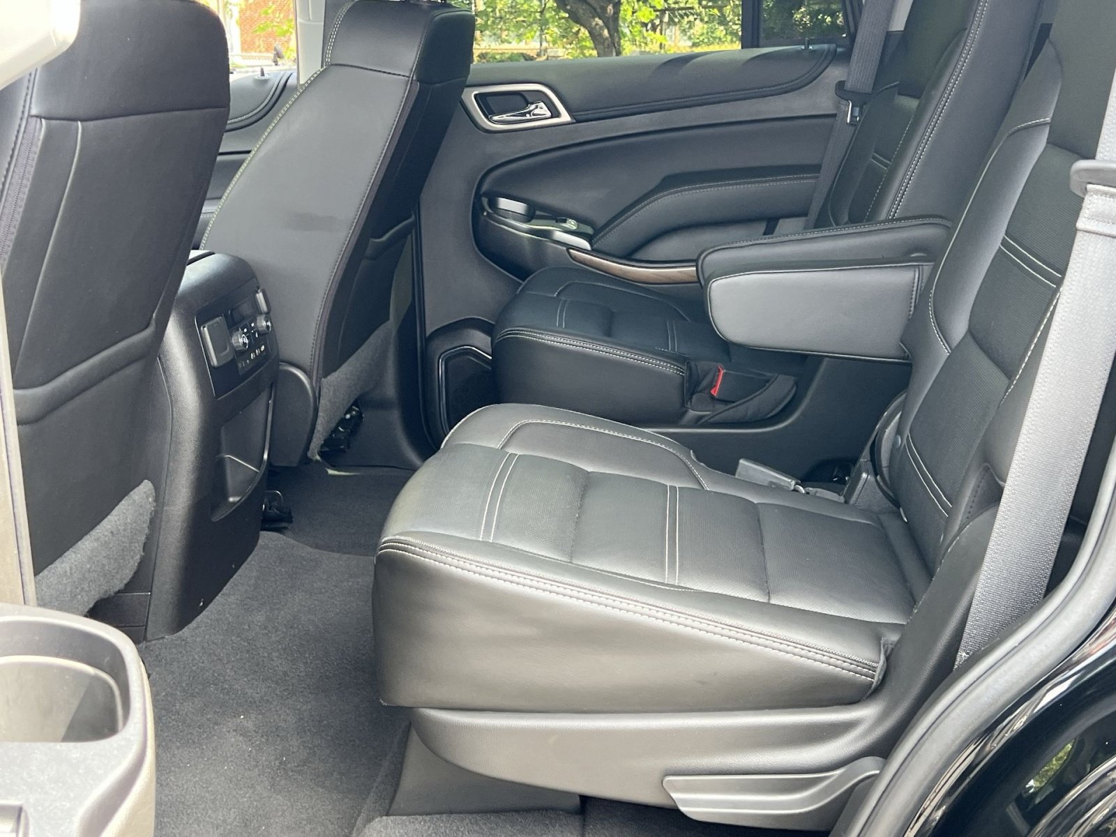 Used 2019 GMC Yukon Denali w/ Denali Ultimate Package AWD/4WD image 24