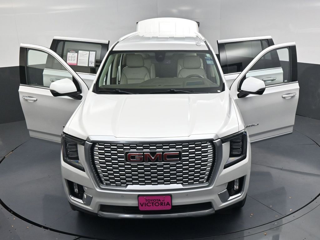 Used 2022 GMC Yukon XL Denali AWD/4WD image 24