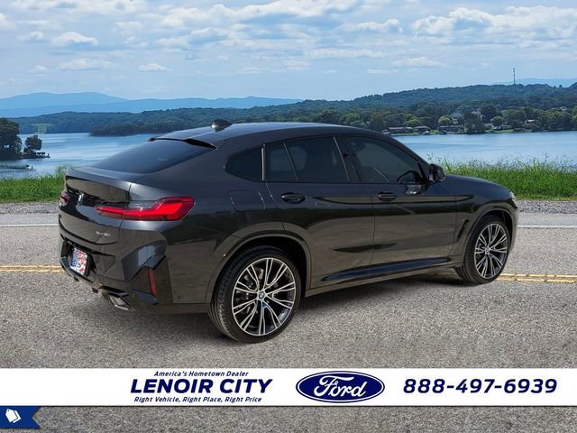 Used 2025 BMW X4 xDrive30i w/ Premium Package AWD/4WD image 3