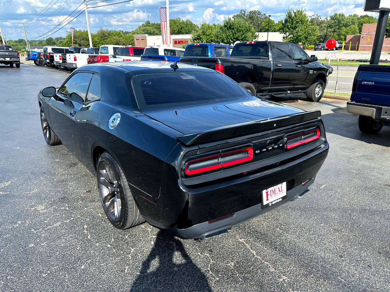 Used 2016 Dodge Challenger R/T Plus image 2