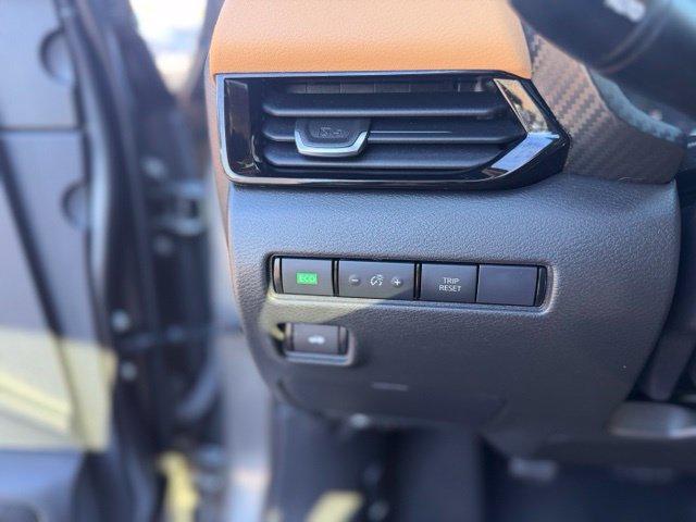 Used 2021 Nissan Sentra SV w/ SV Premium Package FWD image 14