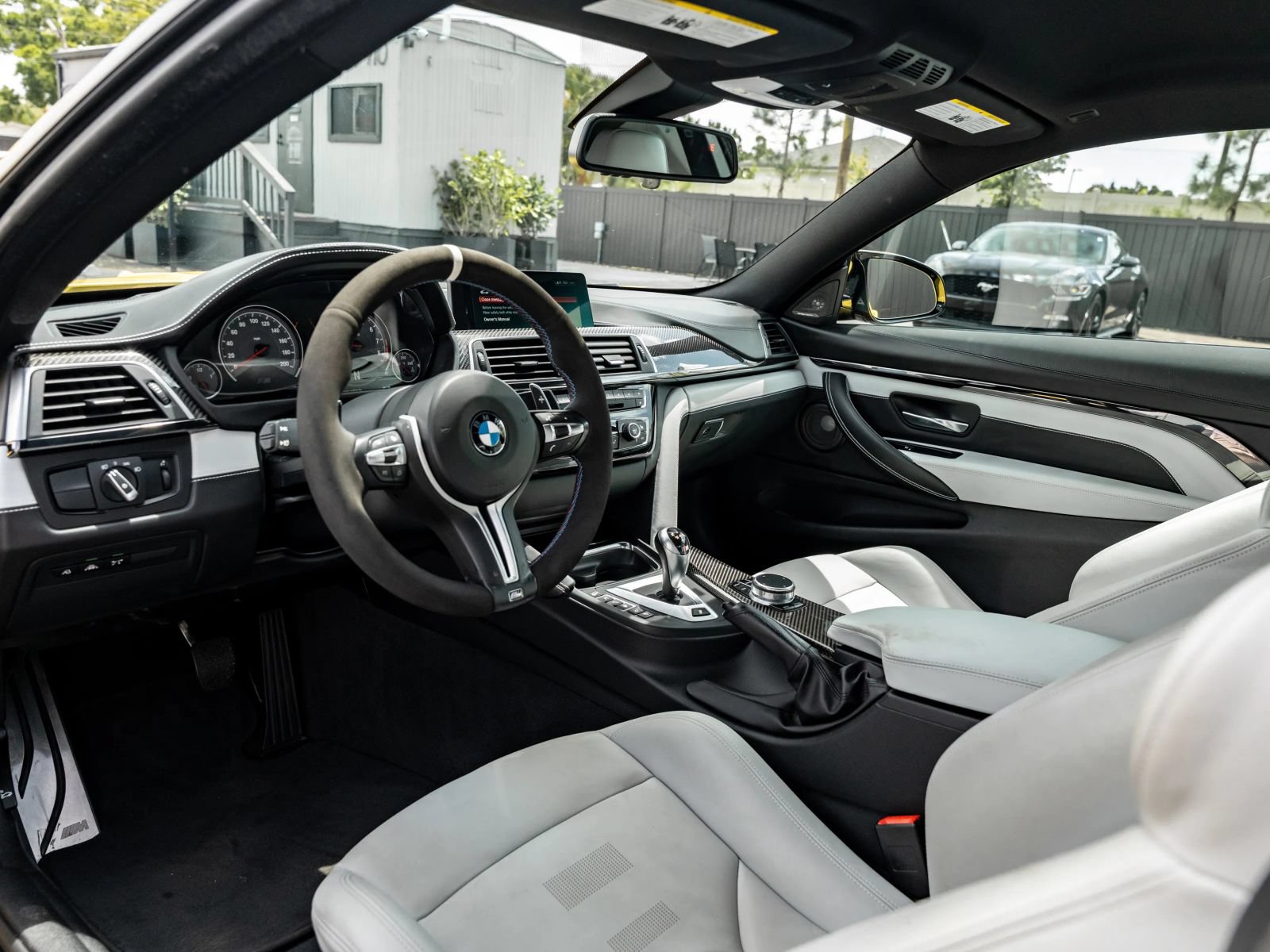 Used 2019 BMW M4 Coupe w/ Competition Package RWD image 16