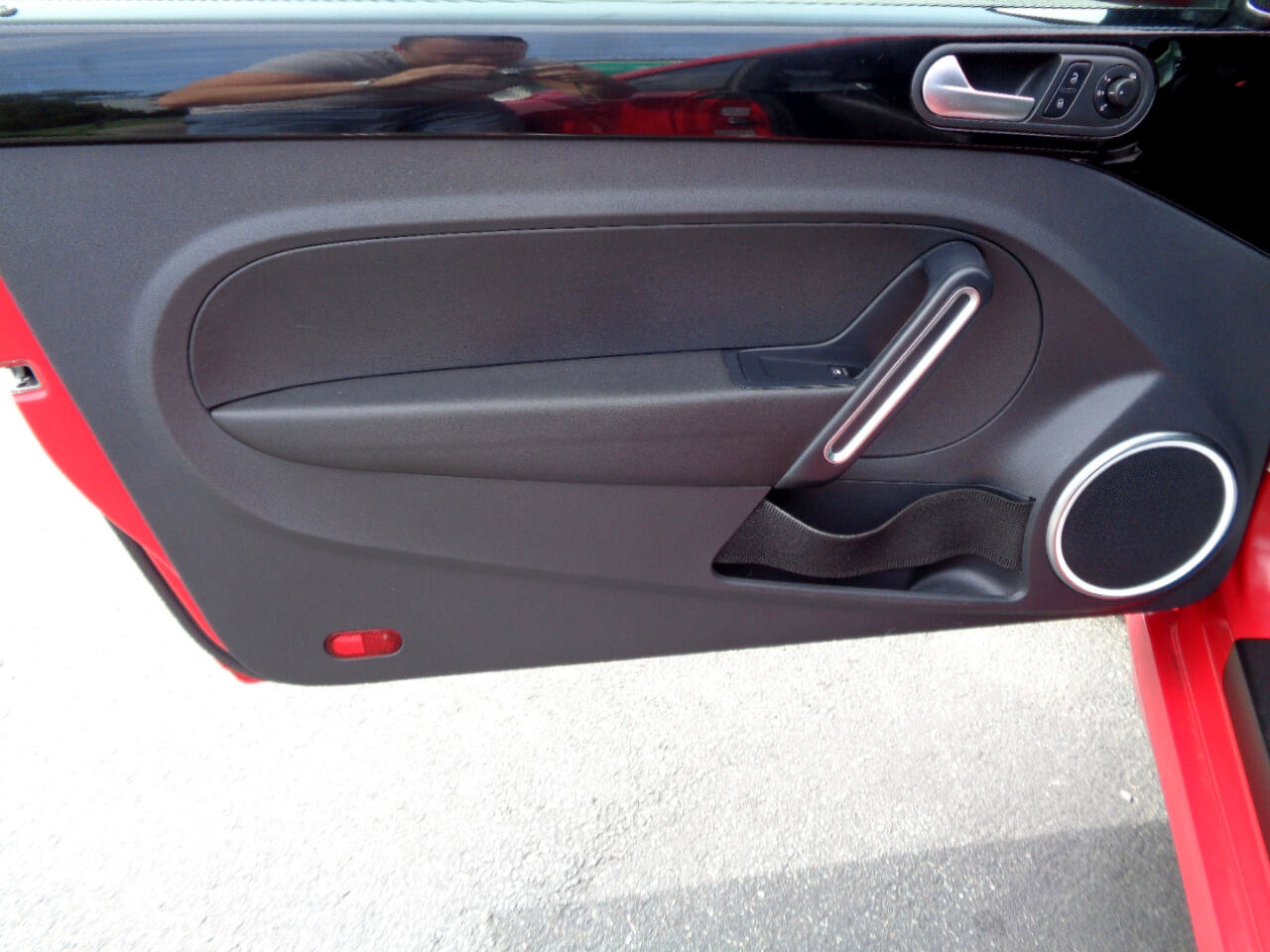 Used 2012 Volkswagen Beetle 2.0T image 22