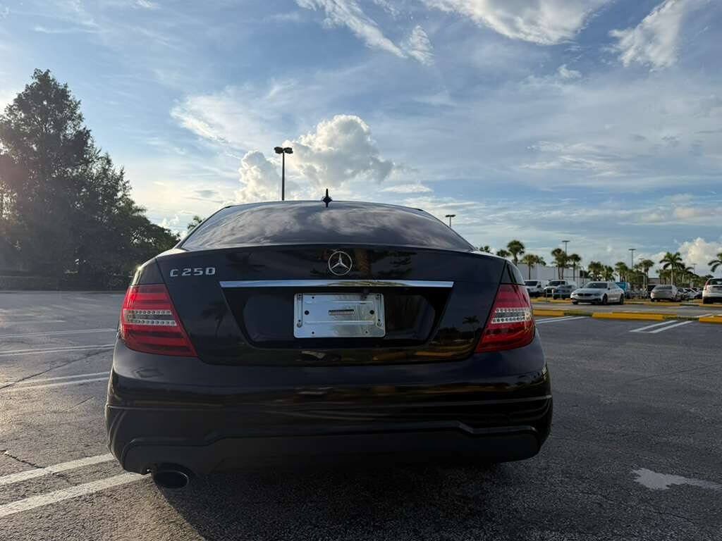 Used 2013 Mercedes-Benz C 250 Sedan image 4